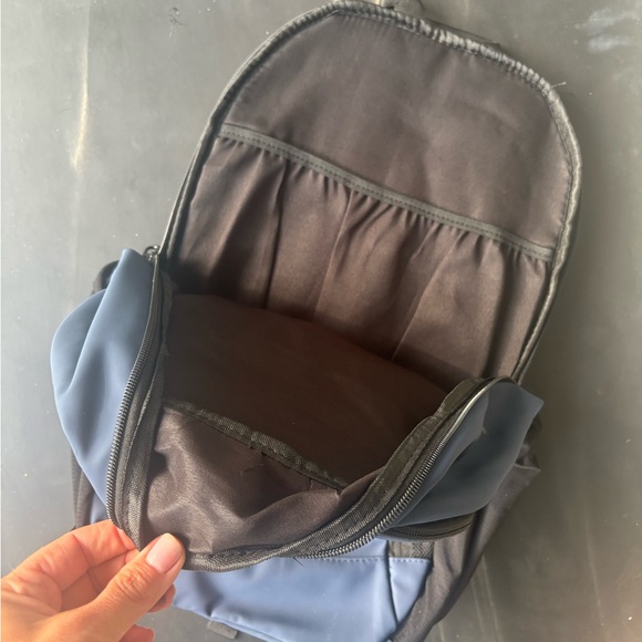 Solidcore Backpack - Picture 3 of 6